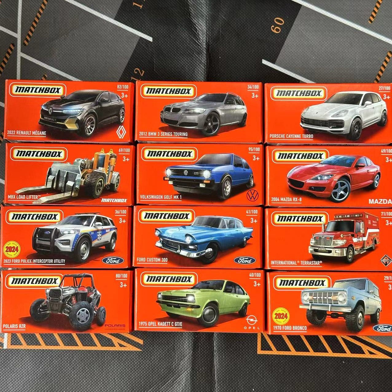 Matchbox 980L-30782 Basic Car Assortment [Box of 24 Mini Cars] [from 3 Years Old]